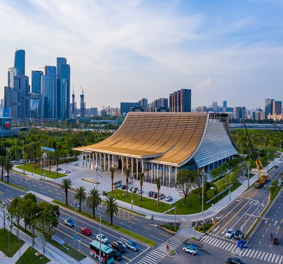 深圳经济特区建立40周年庆祝大会在尊龙凯时承建幕墙系统的深圳前海国际会议中心隆重举行